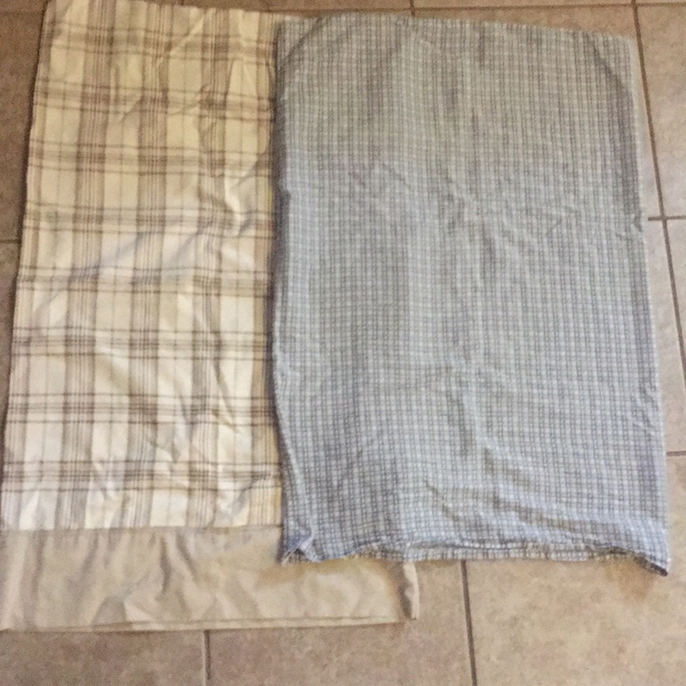 2 standard pillowcases